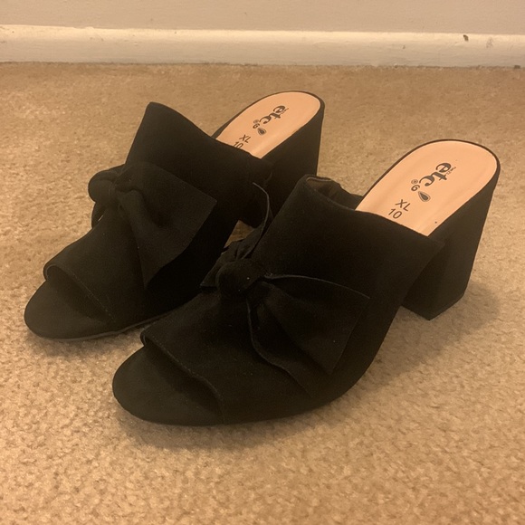 Black Bow Shoes - Picture 3 of 11